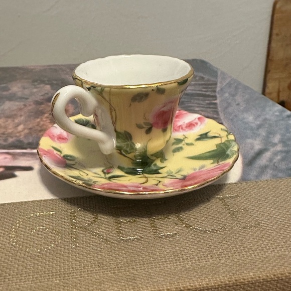 Adorable Miniature Floral Teacup and Saucer - Pink Roses - Picture 3 of 4